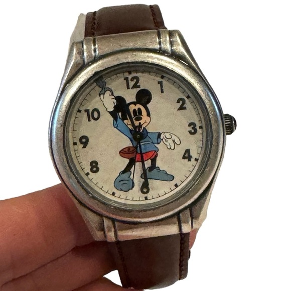 Disney’s Mickey and Minnie Through the Years “Brave Little Tailor” Vintage 1998 - Picture 7 of 9